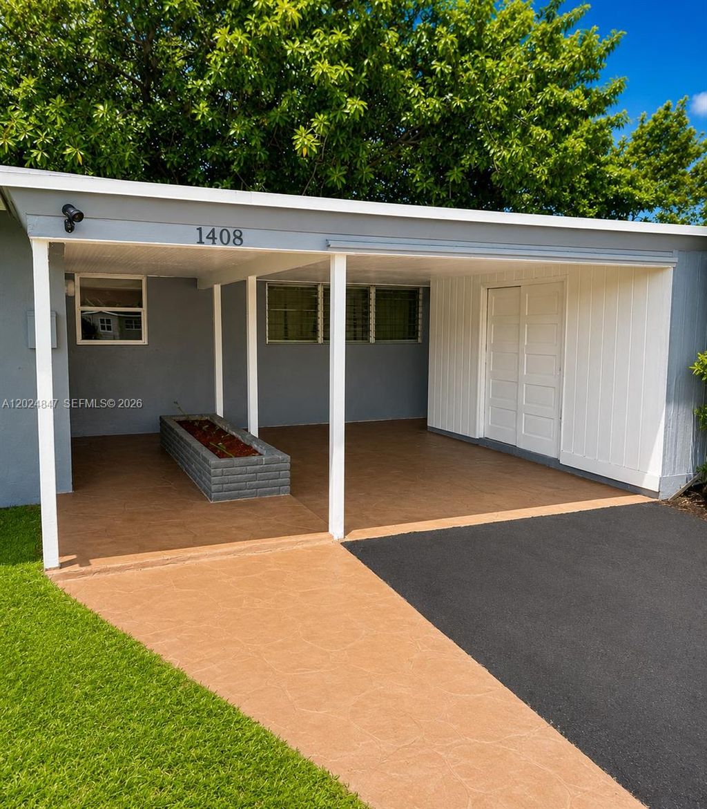 Photo of 1408 NW 9th Ave, Fort Lauderdale, FL 33311 (MLS # A12024847)