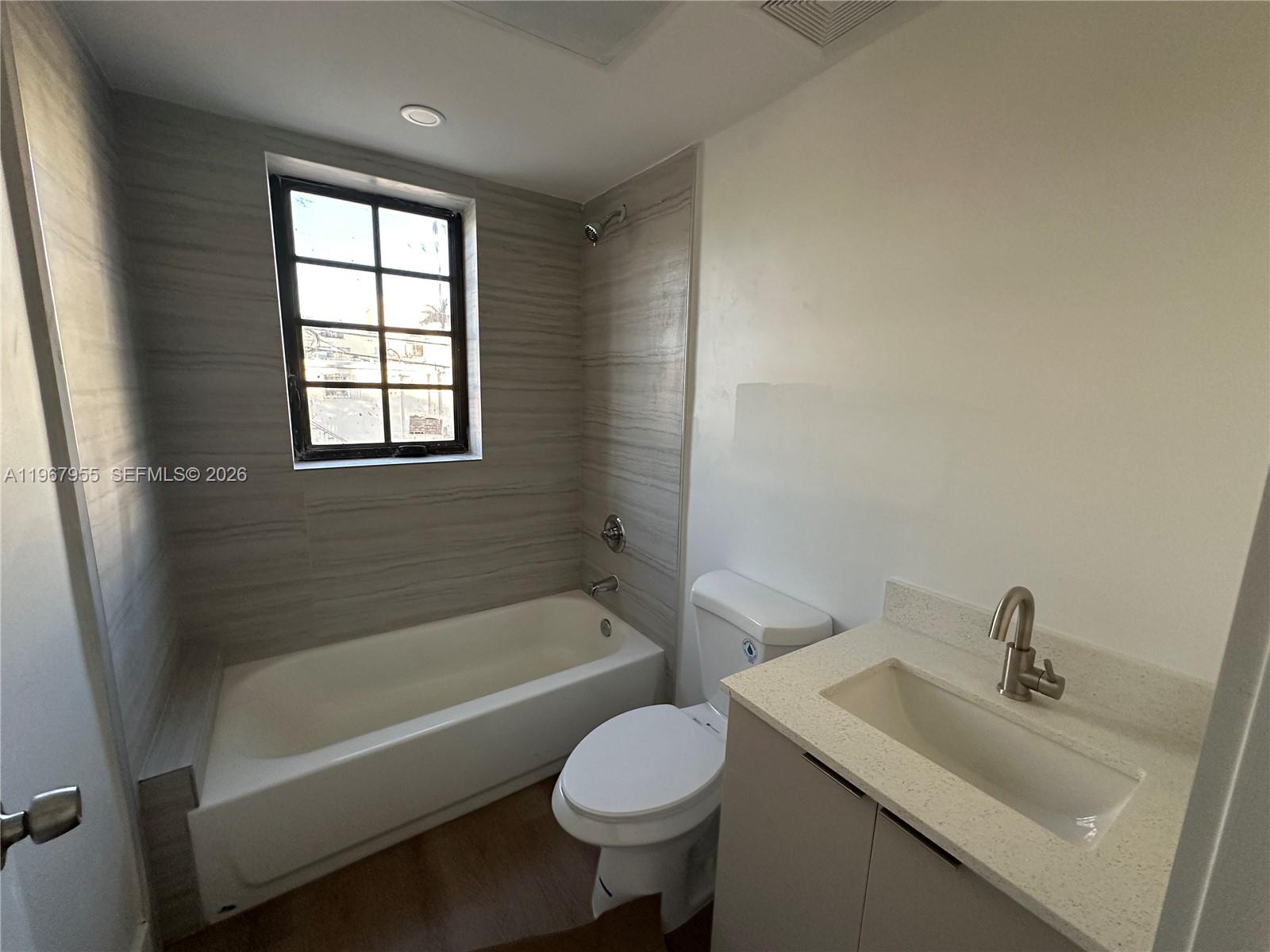 1619 Jefferson Ave 8