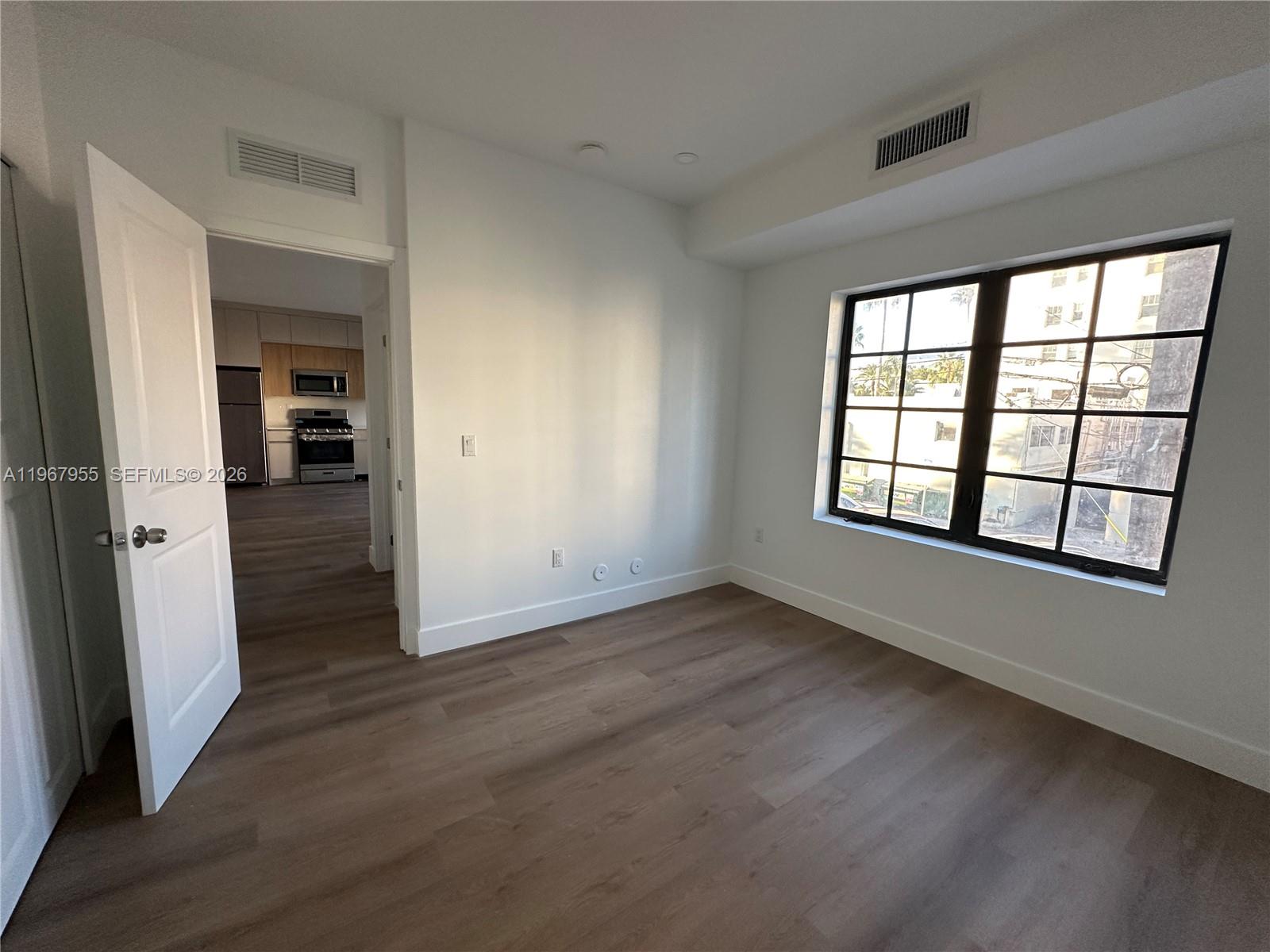 1619 Jefferson Ave 8