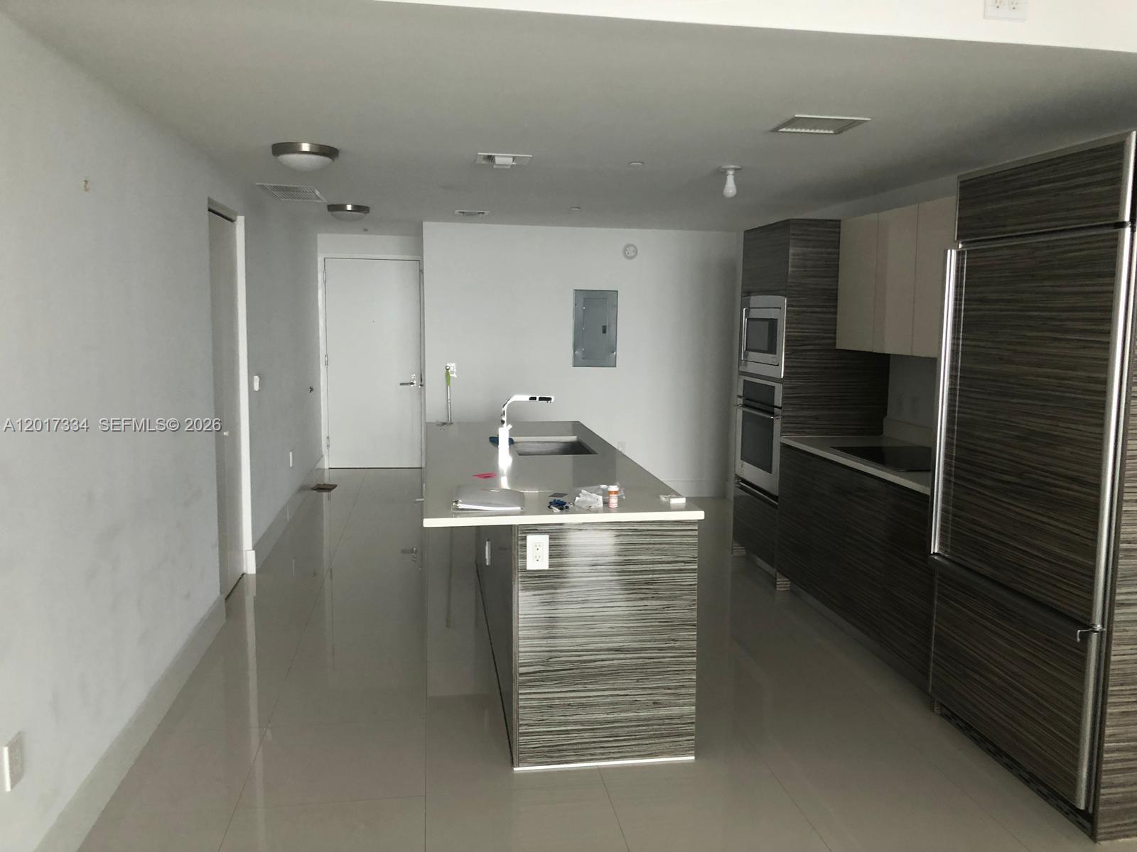 ICON BAY - Residential