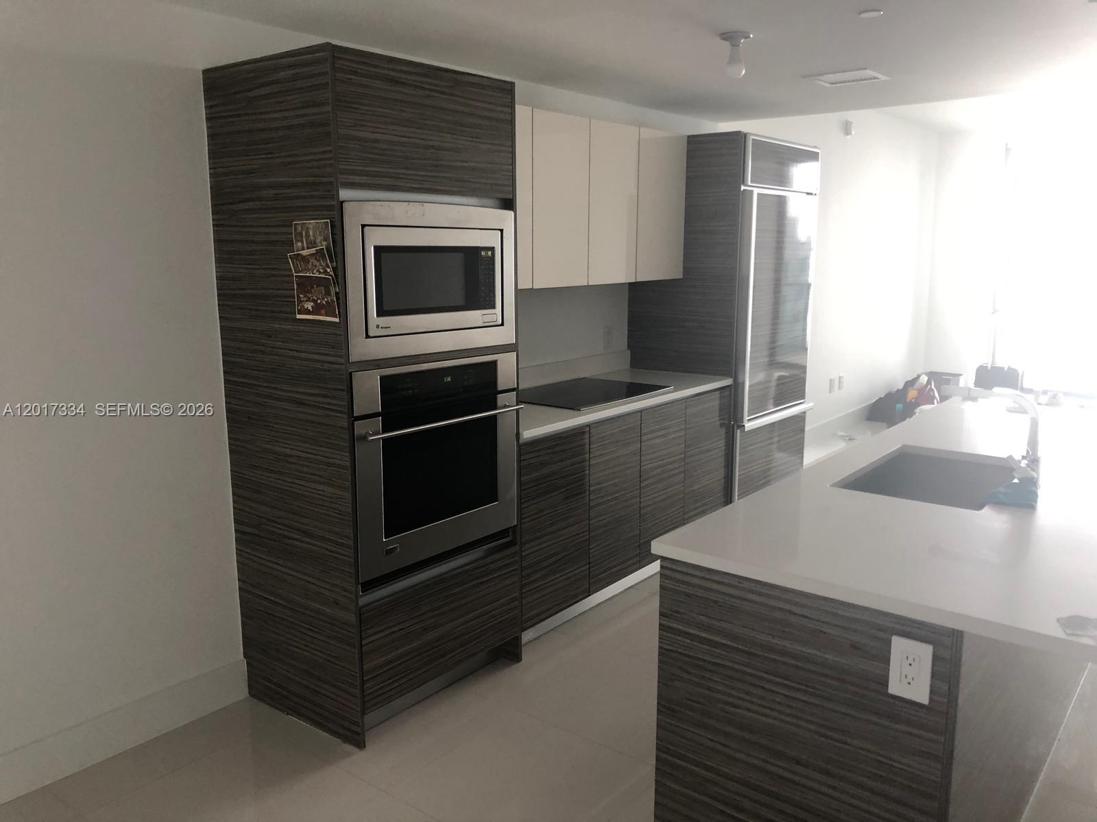 ICON BAY - Residential