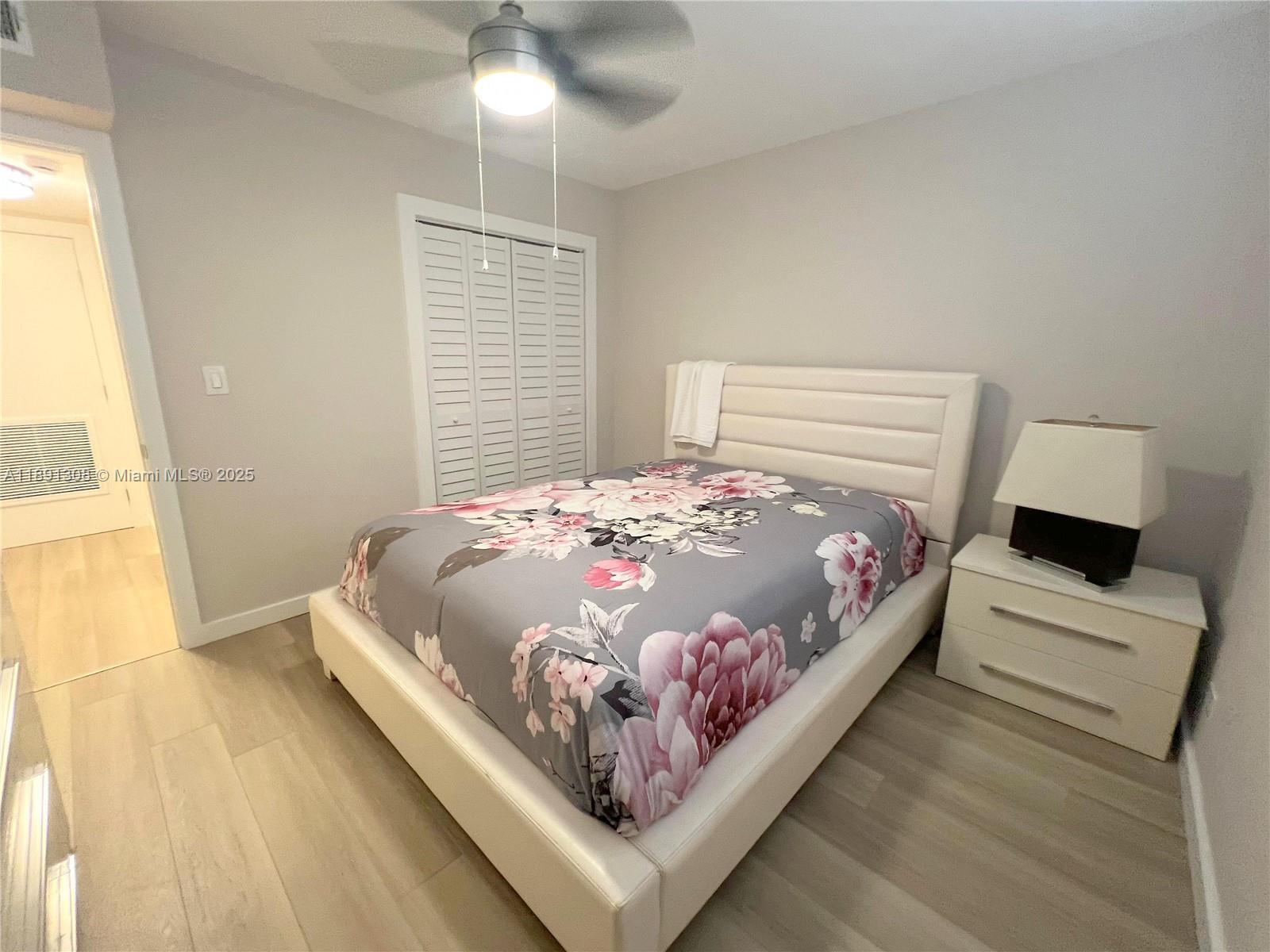 EASTERN SHORES WHITE HOUS - Residential