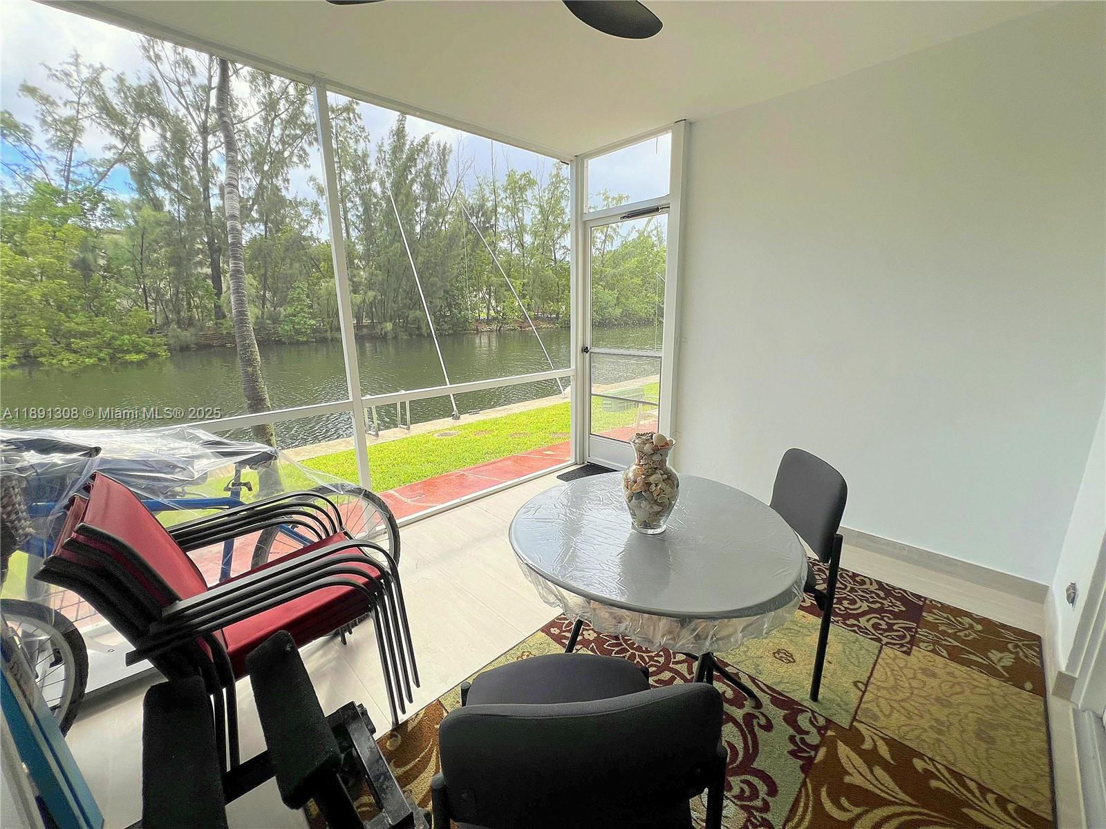 EASTERN SHORES WHITE HOUS - Residential