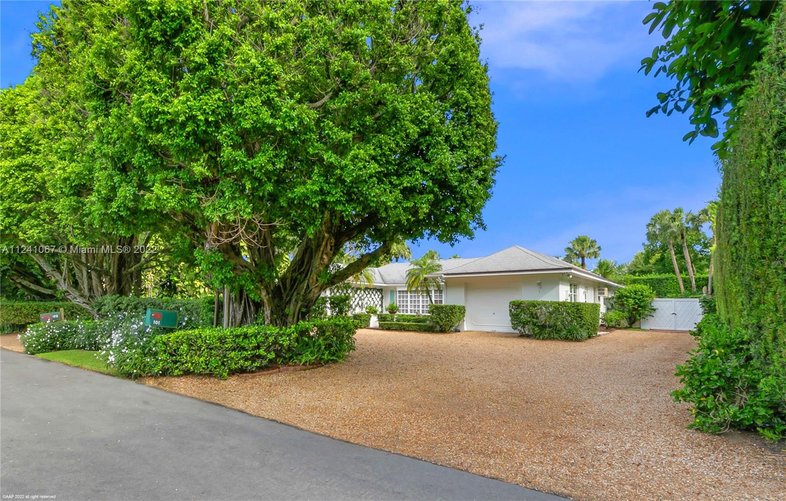 ISLAND BEACH THE REVISED - Residential