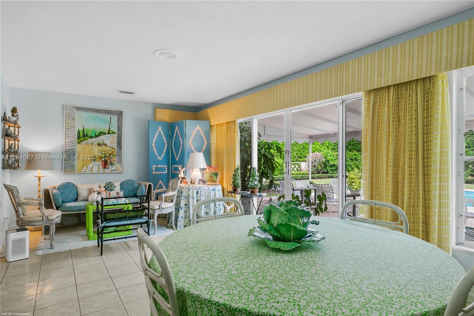 ISLAND BEACH THE REVISED - Residential