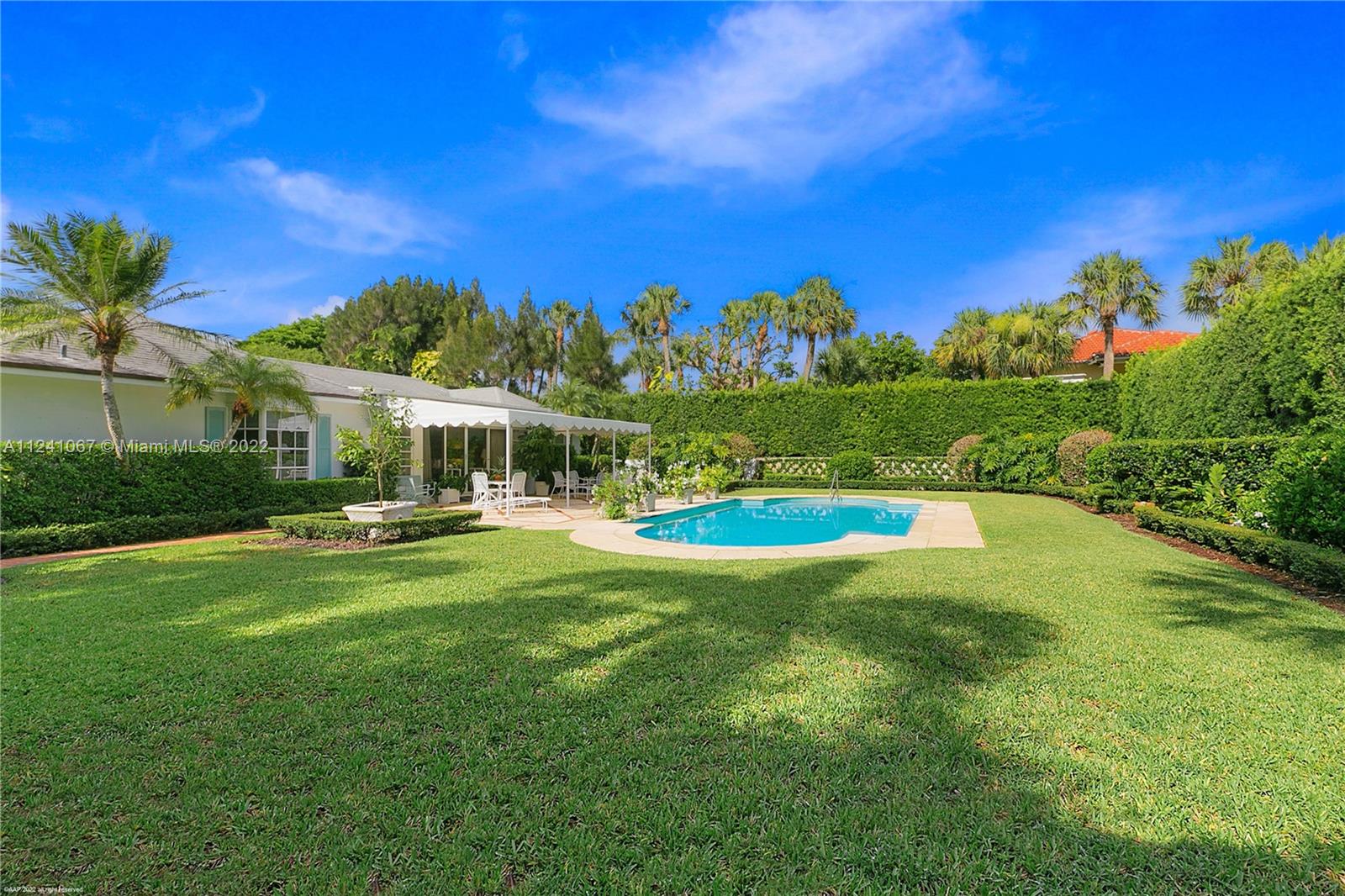 ISLAND BEACH THE REVISED - Residential