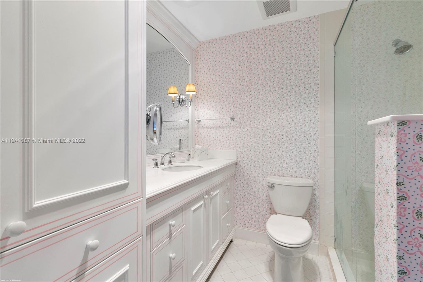 ISLAND BEACH THE REVISED - Residential