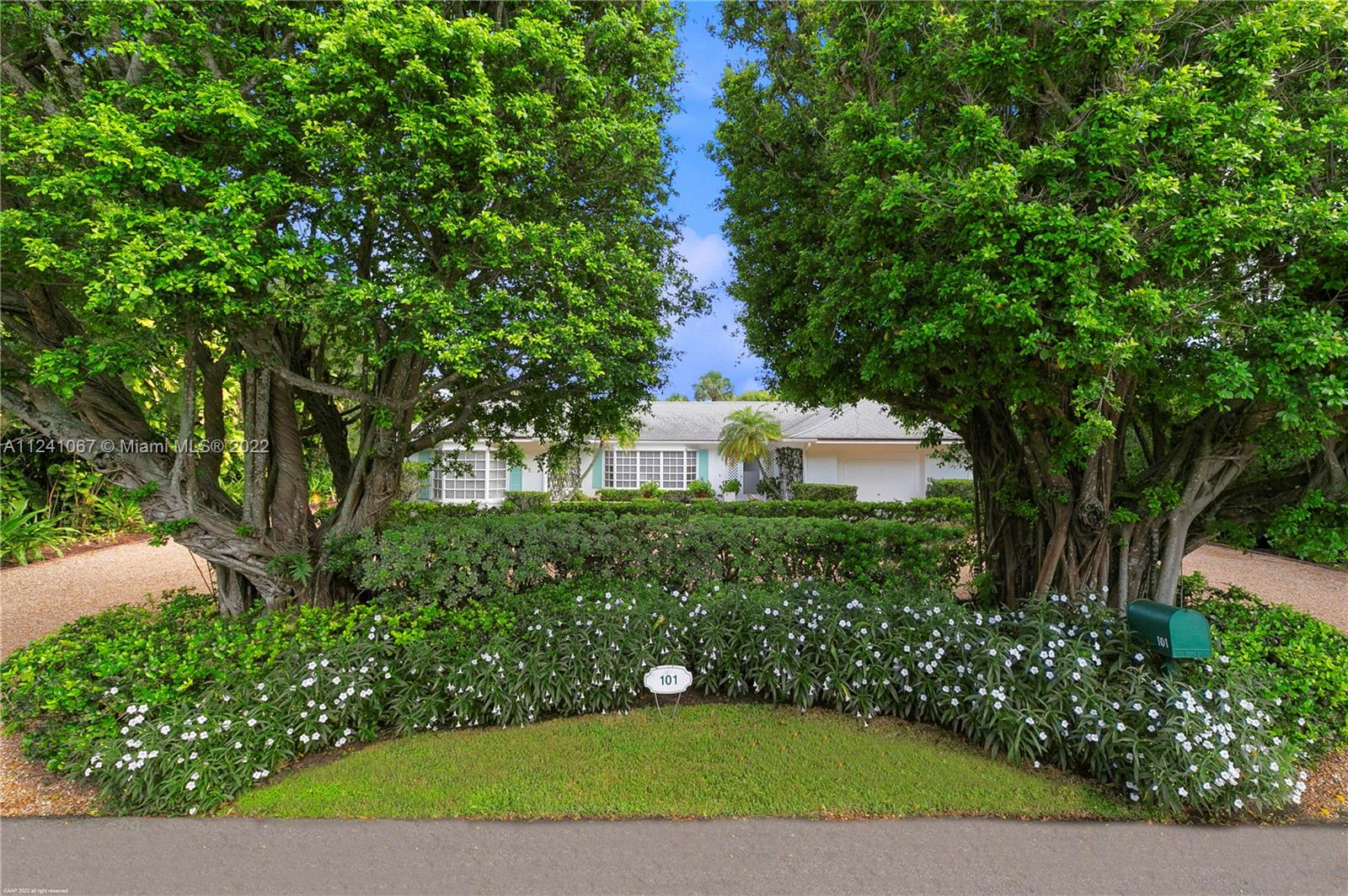 ISLAND BEACH THE REVISED - Residential