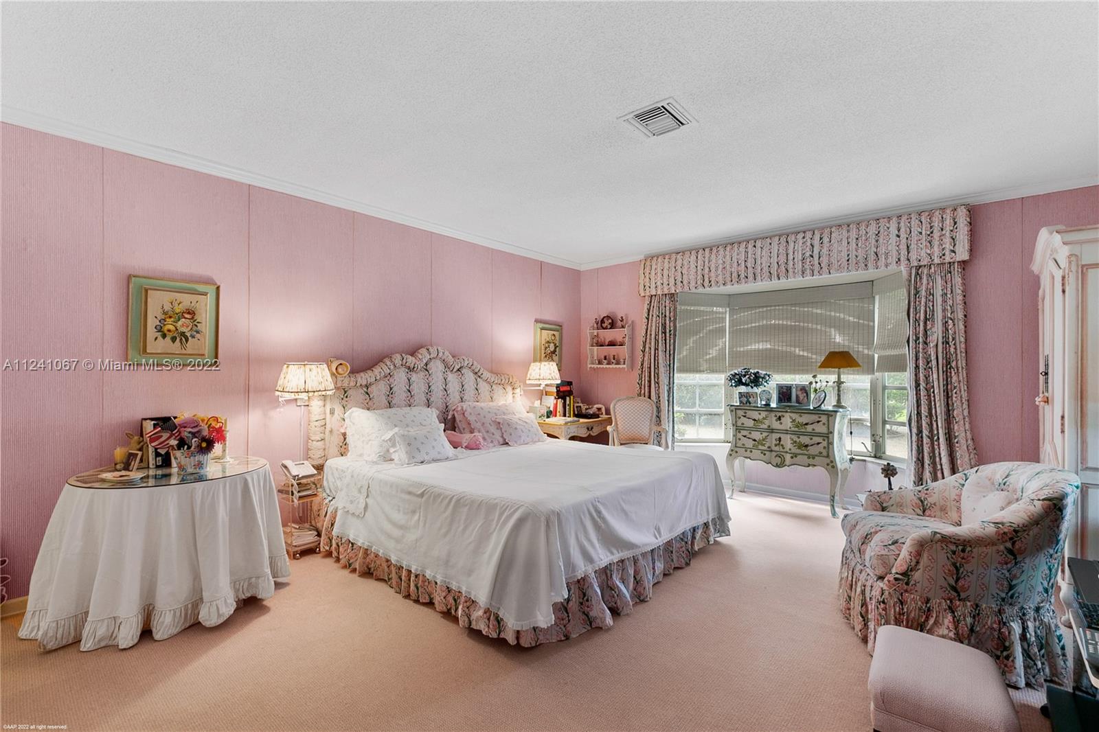 ISLAND BEACH THE REVISED - Residential