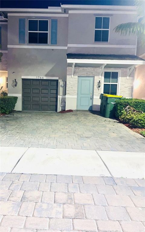 1766 SE 7th Ter Homestead FL 33034