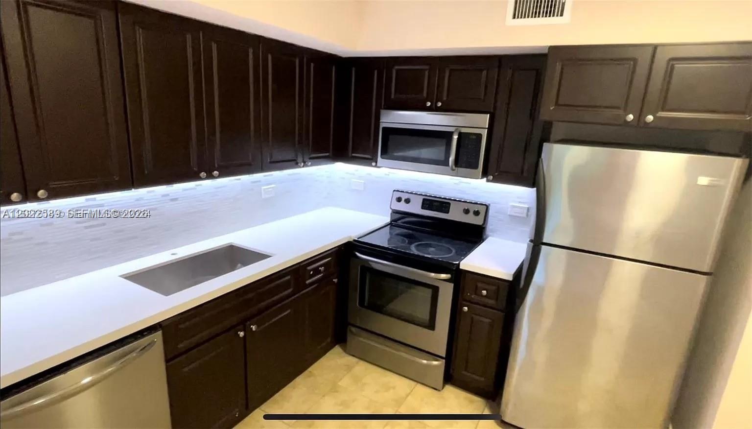 LAKEWOOD AT EMERALD HILLS - Residential