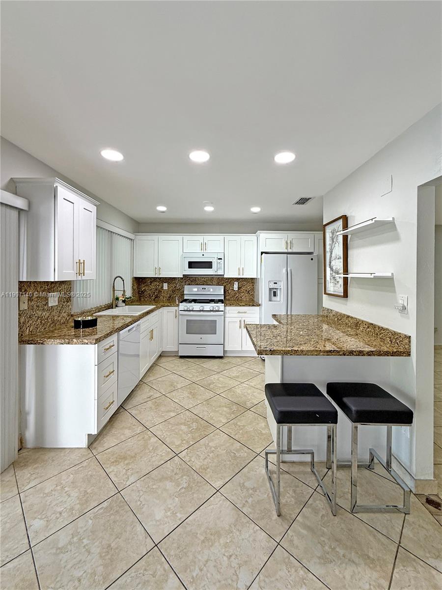 MIAMI LAKES LAKE MARTHA S - Residential Lease