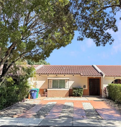 6936 Holly Rd Miami Lakes FL 33014