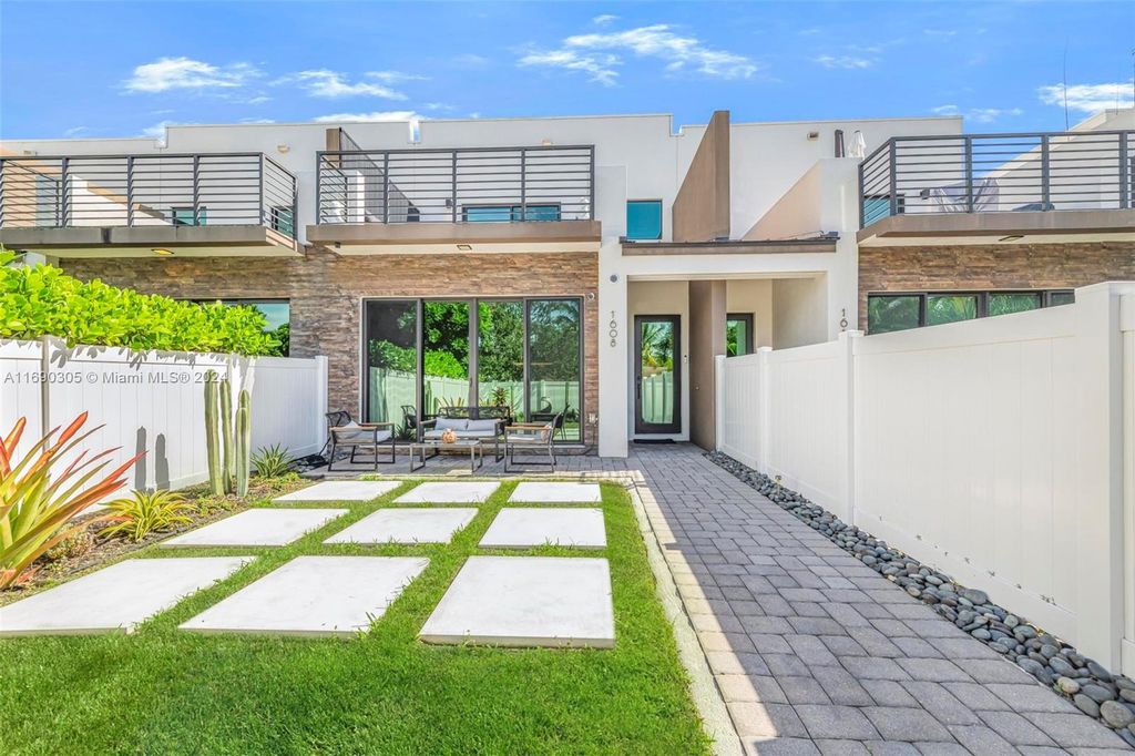 Photo of 1608 SW 4th Ave #1608, Fort Lauderdale, FL 33315 (MLS # A11690305)