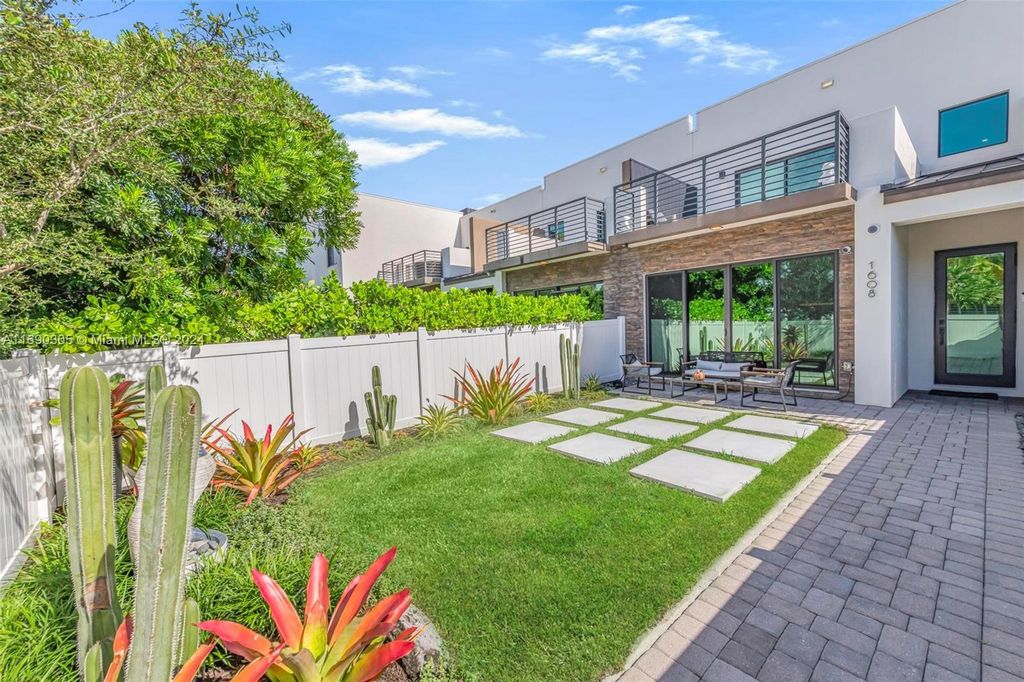 Photo of 1608 SW 4th Ave #1608, Fort Lauderdale, FL 33315 (MLS # A11690305)