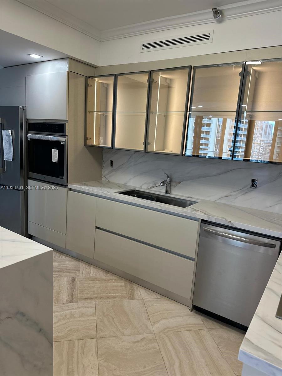 MARINA TOWER CONDO - Residential