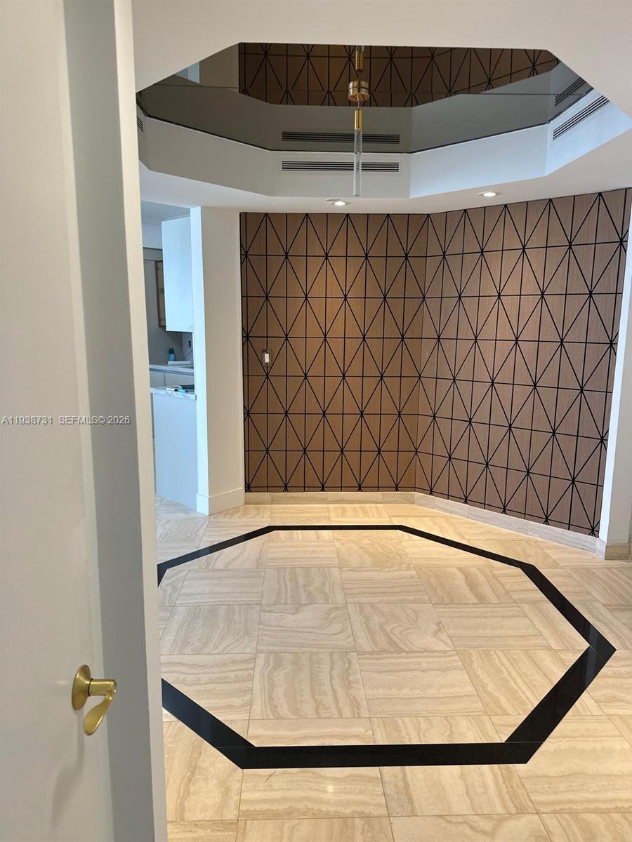 MARINA TOWER CONDO - Residential