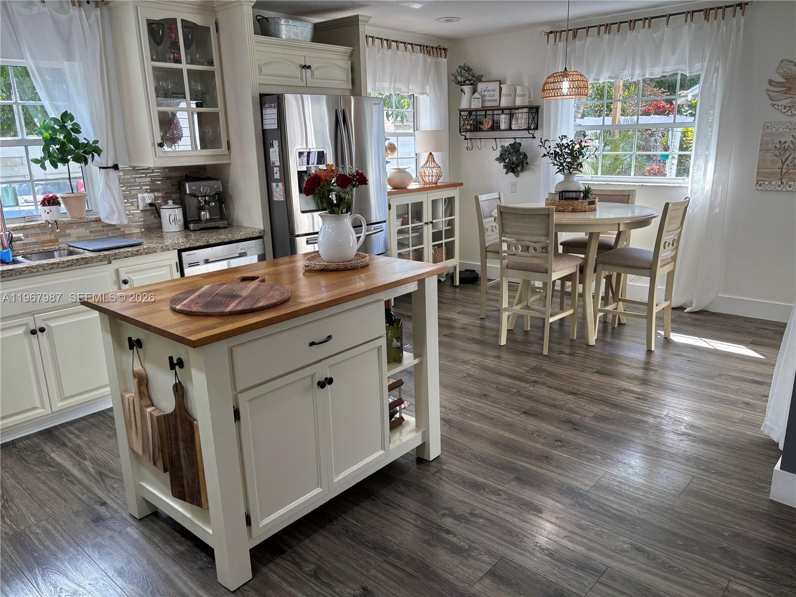 COUNTRY WALK SEC 2 - Residential