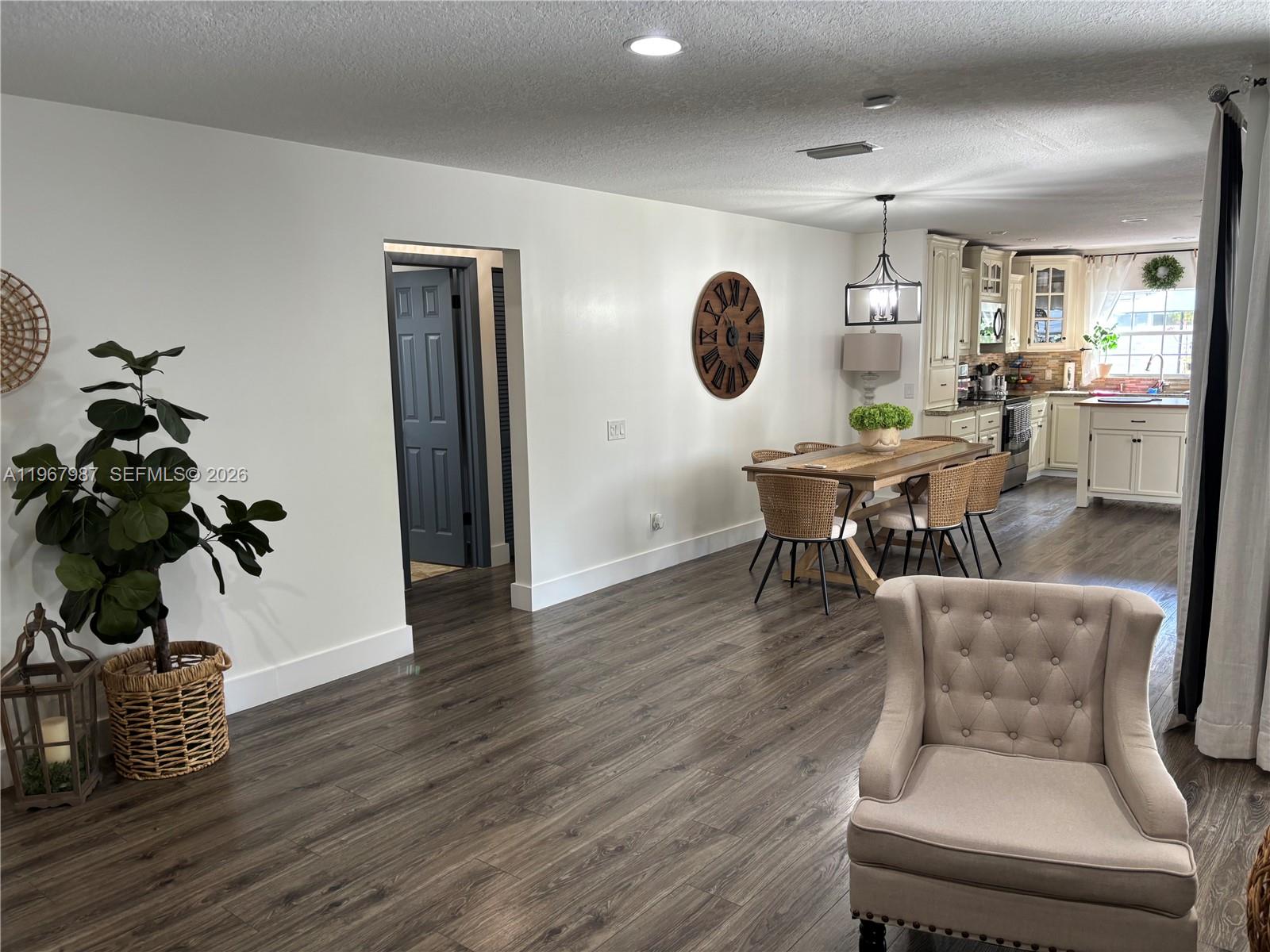 COUNTRY WALK SEC 2 - Residential