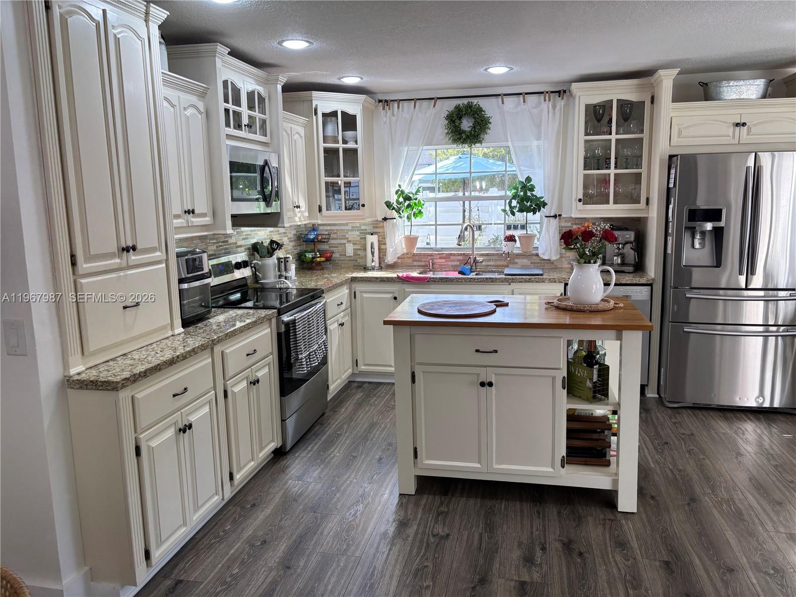 COUNTRY WALK SEC 2 - Residential