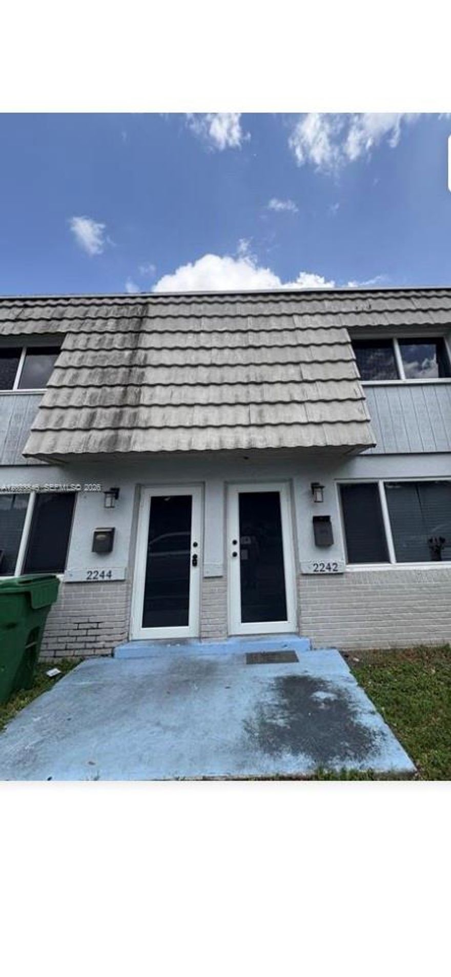 REMODELED 2 bedroom 1 .5 bathroom town home. Ready for immediate move in!