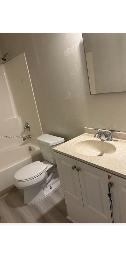L D C ESTATES - Residential Lease