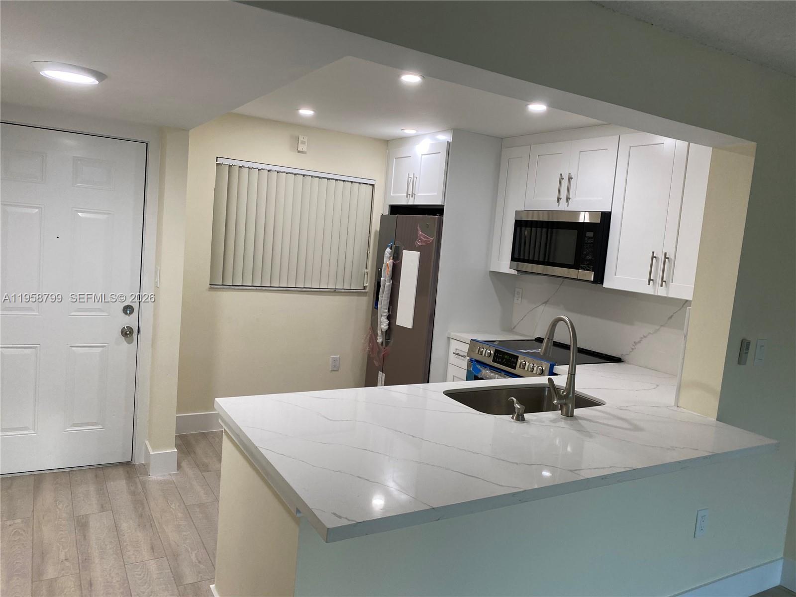 THE GARDENS OF KENDALL CO - Residential Lease