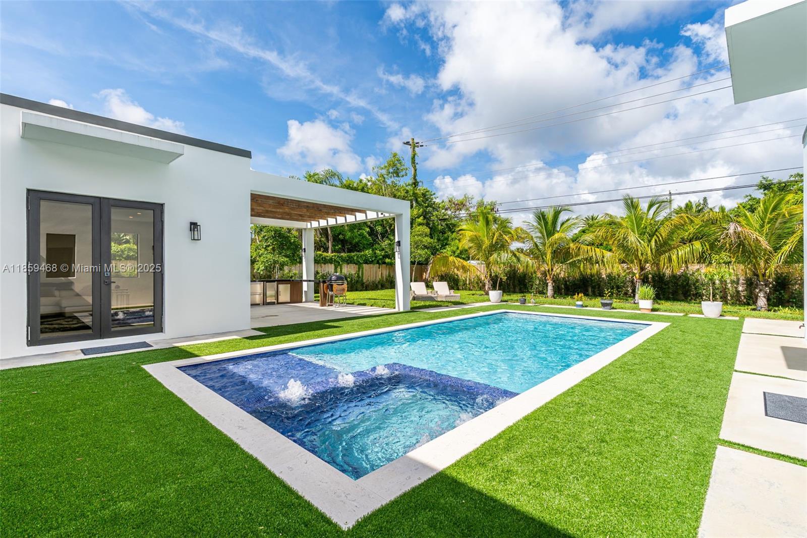 CAROLE HELMS MANOR - Residential