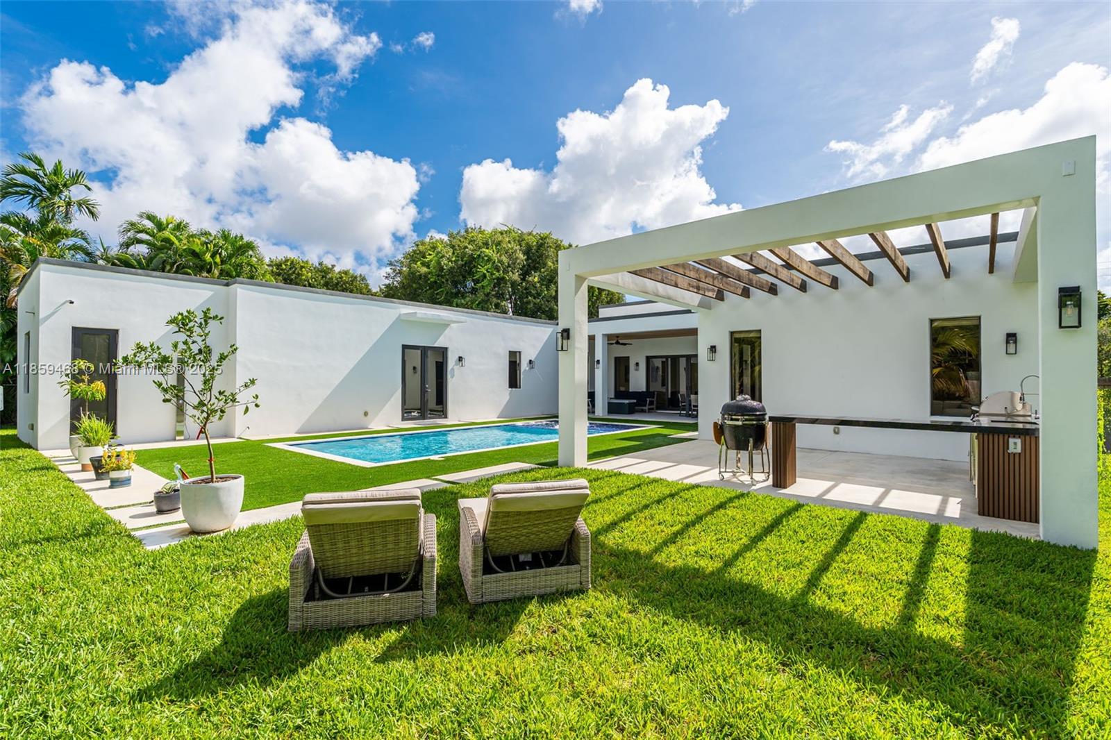 CAROLE HELMS MANOR - Residential