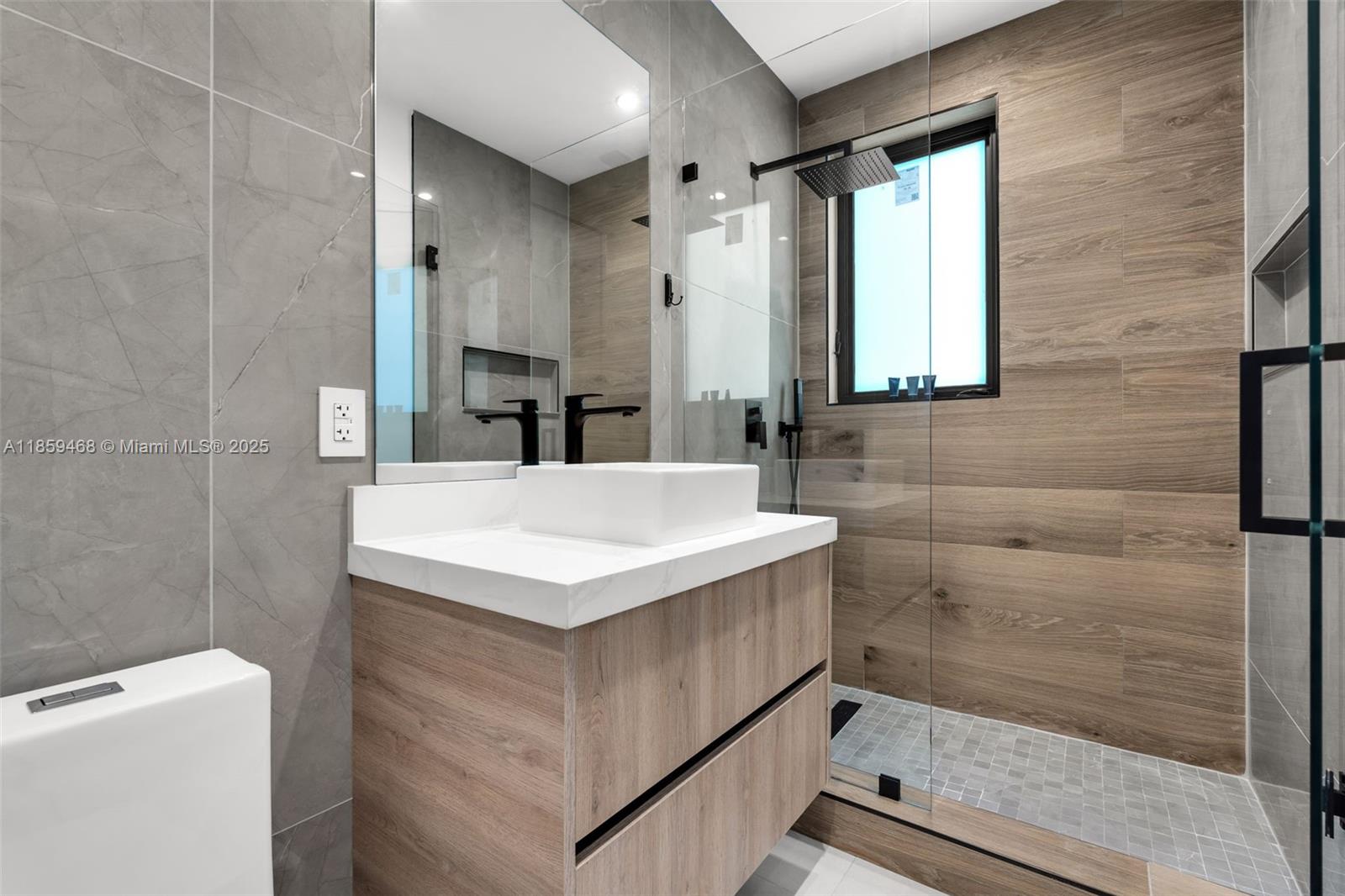 CAROLE HELMS MANOR - Residential