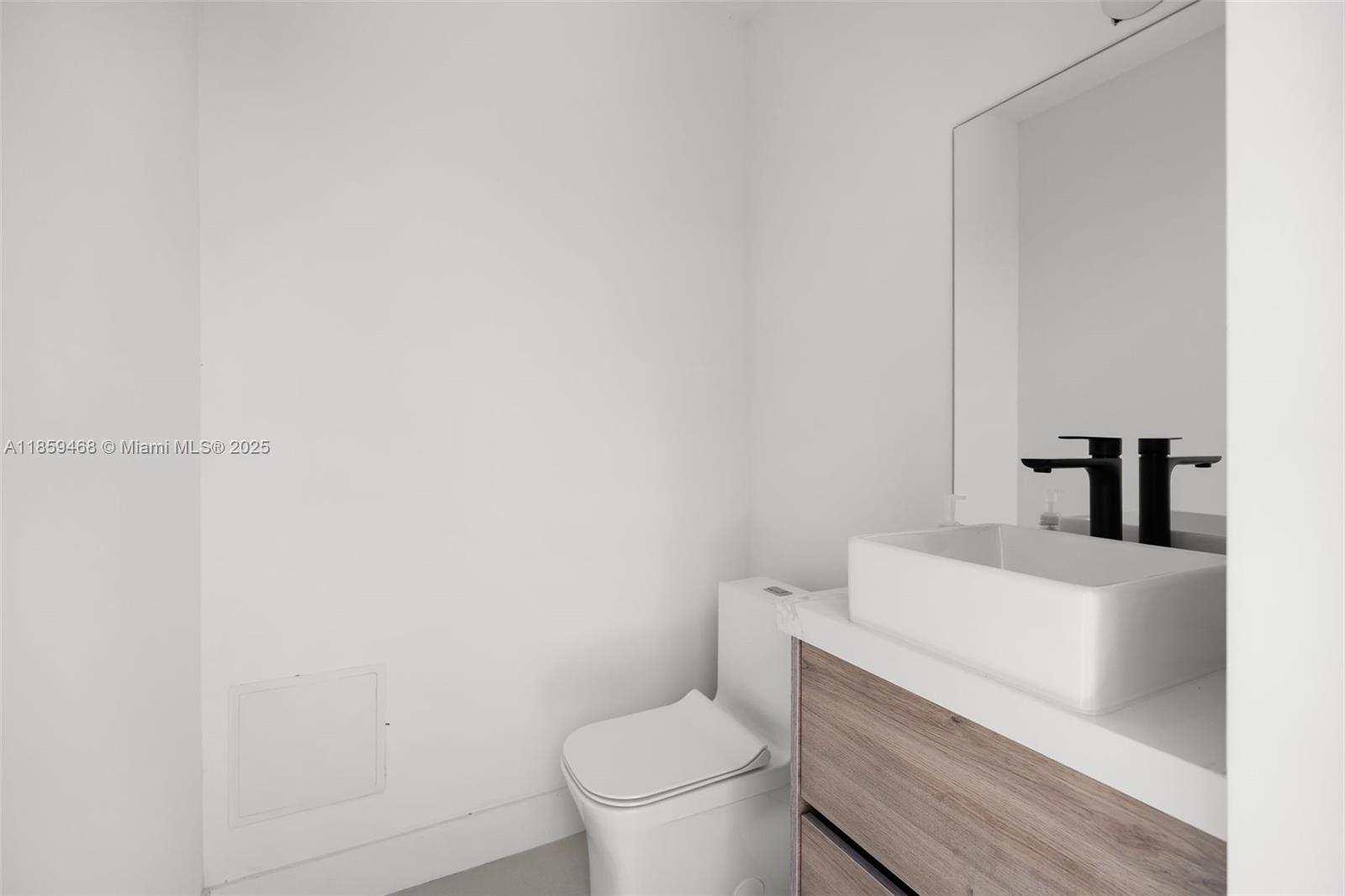 CAROLE HELMS MANOR - Residential