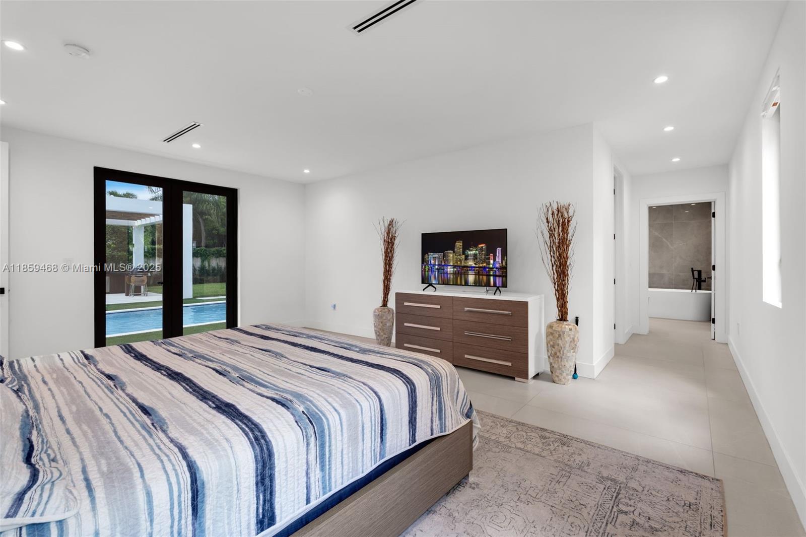 CAROLE HELMS MANOR - Residential