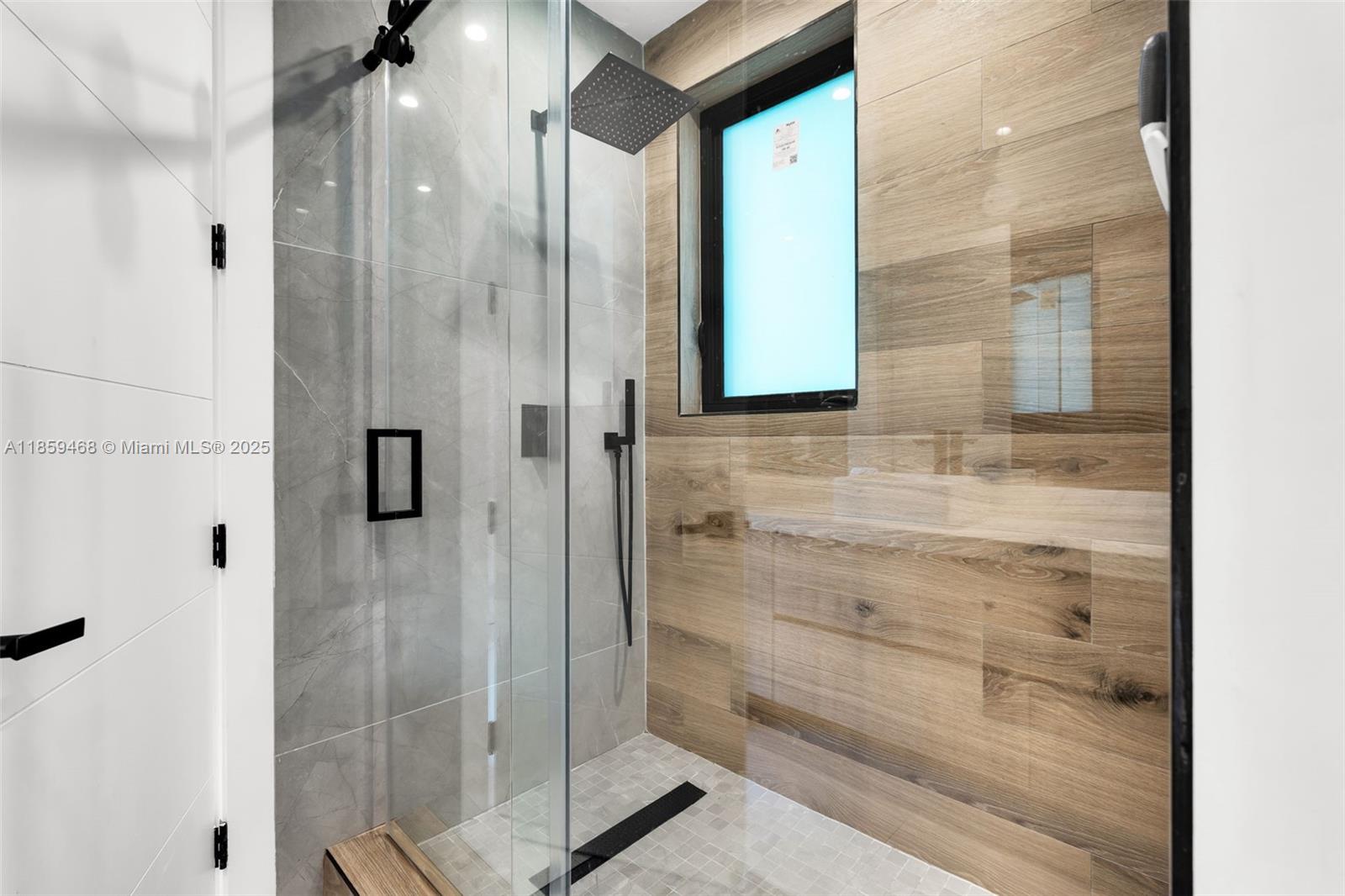 CAROLE HELMS MANOR - Residential