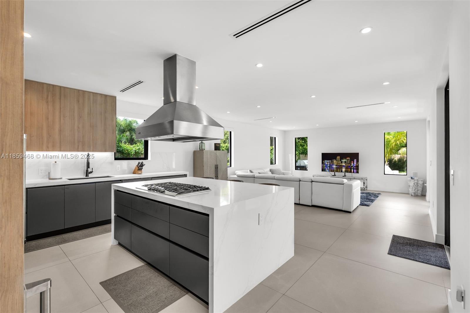 CAROLE HELMS MANOR - Residential