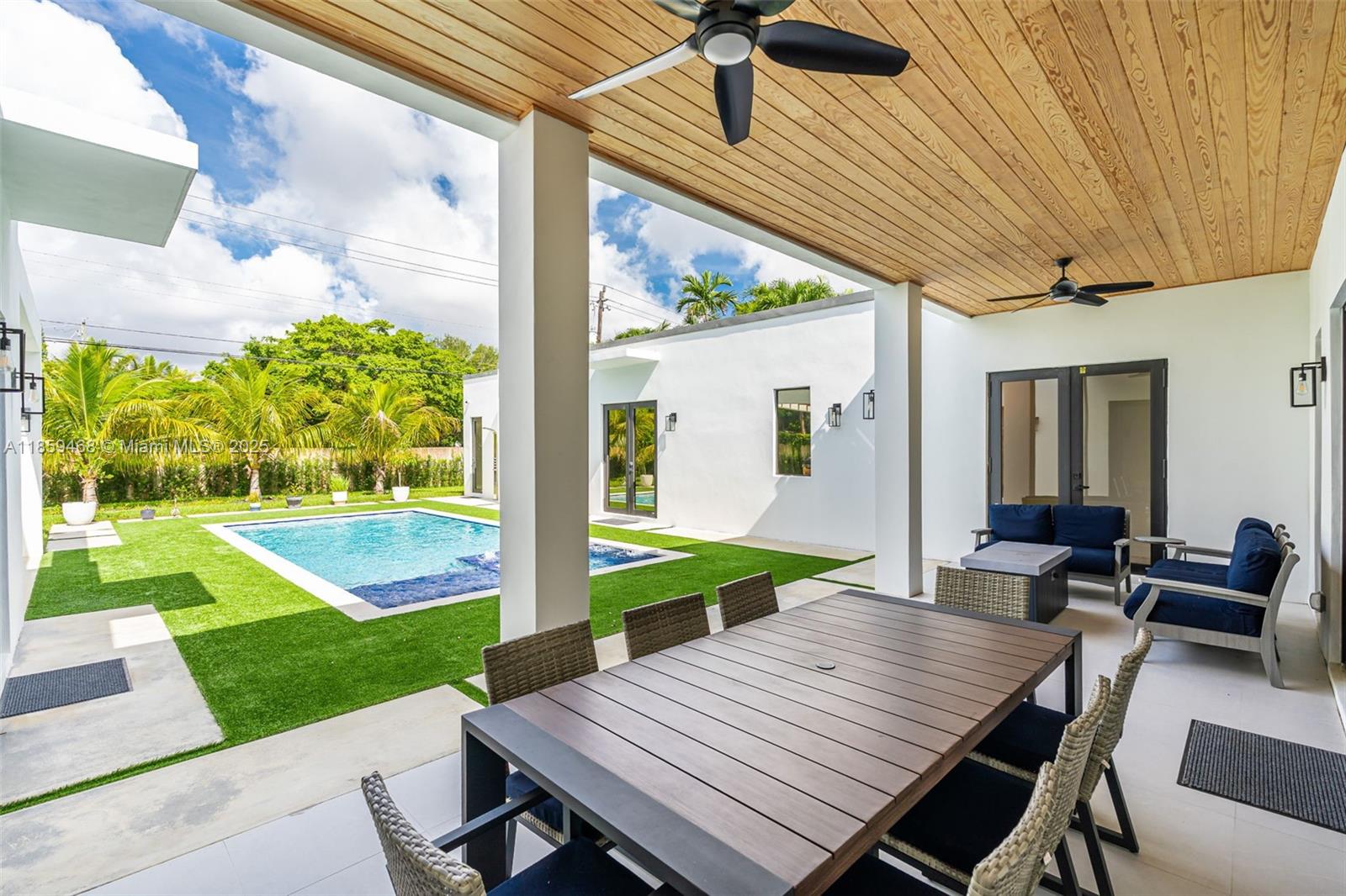 CAROLE HELMS MANOR - Residential