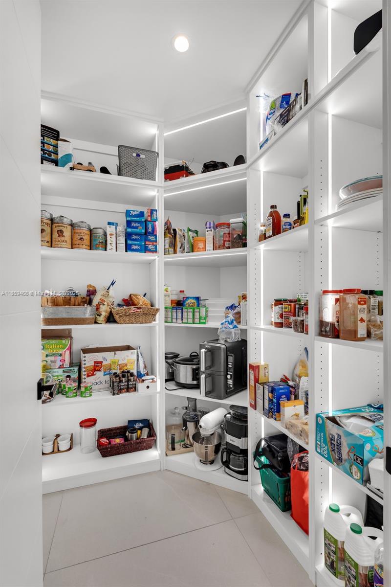 CAROLE HELMS MANOR - Residential