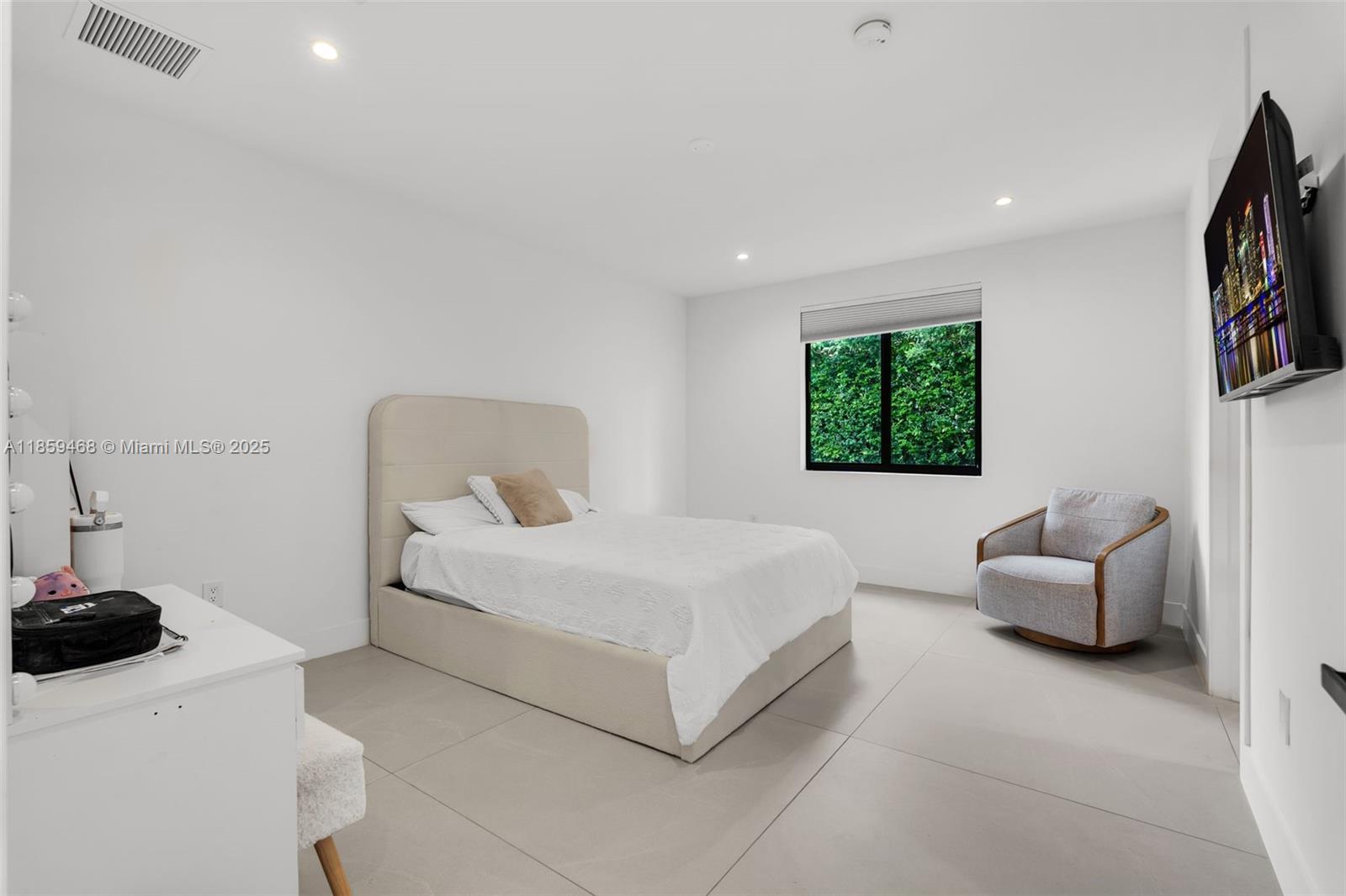 CAROLE HELMS MANOR - Residential