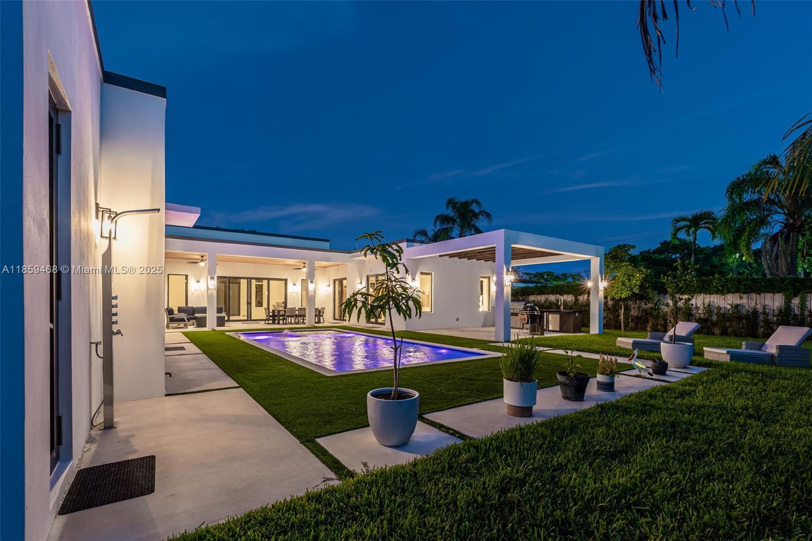 CAROLE HELMS MANOR - Residential