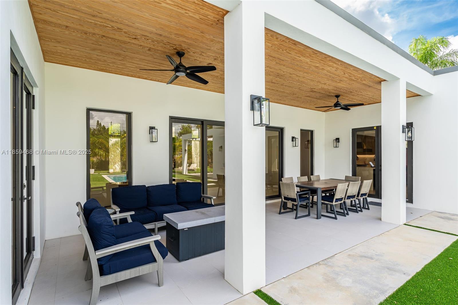 CAROLE HELMS MANOR - Residential