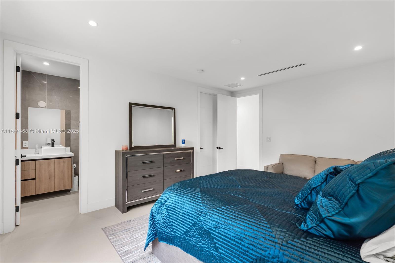 CAROLE HELMS MANOR - Residential