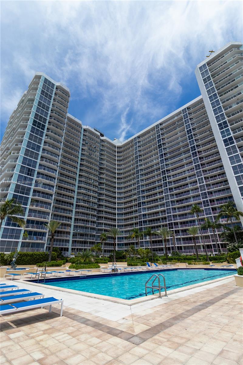 THE GRANDVIEW PALACE COND - Residential