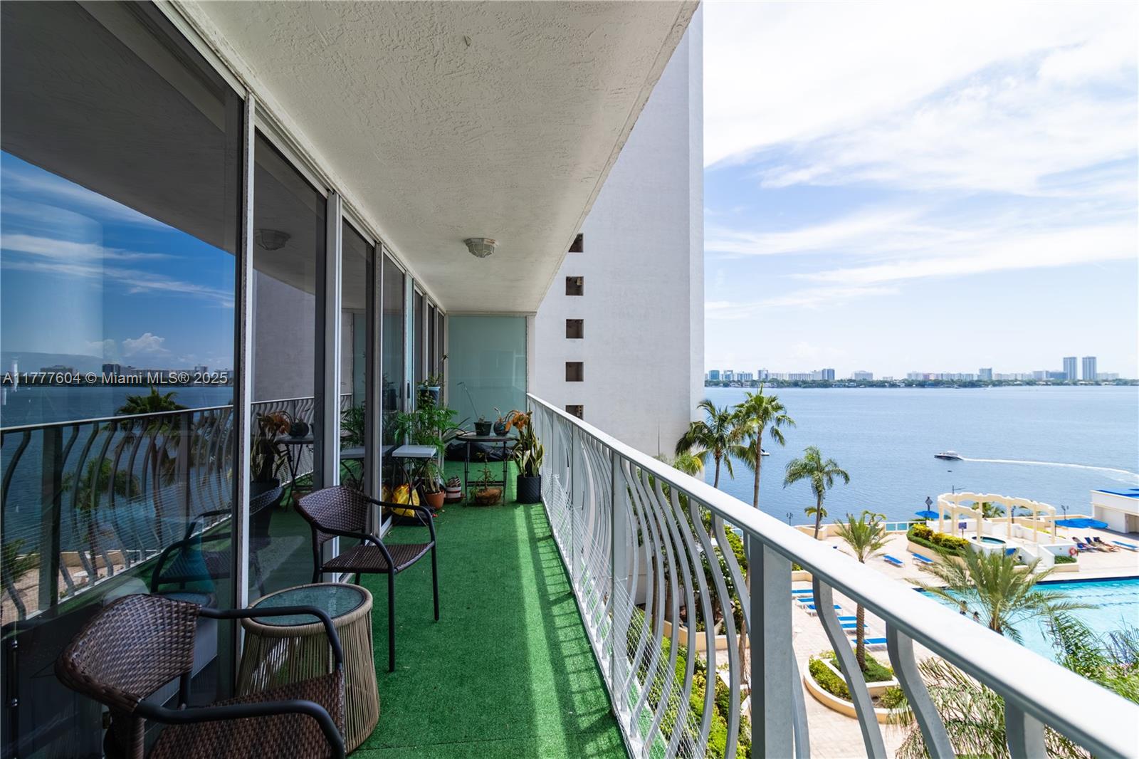 THE GRANDVIEW PALACE COND - Residential