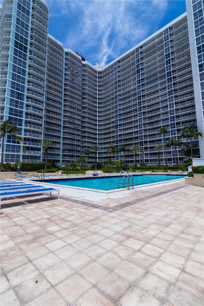 THE GRANDVIEW PALACE COND - Residential
