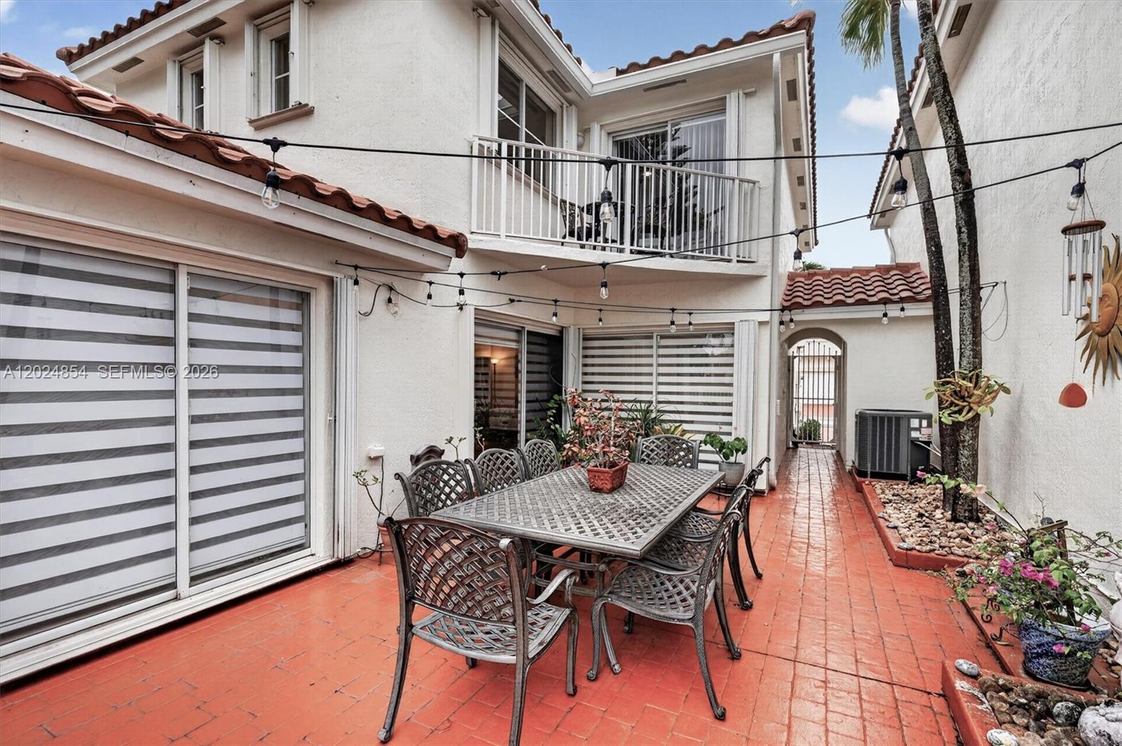 MAHOGANY ISLE HOMES CONDO - Residential
