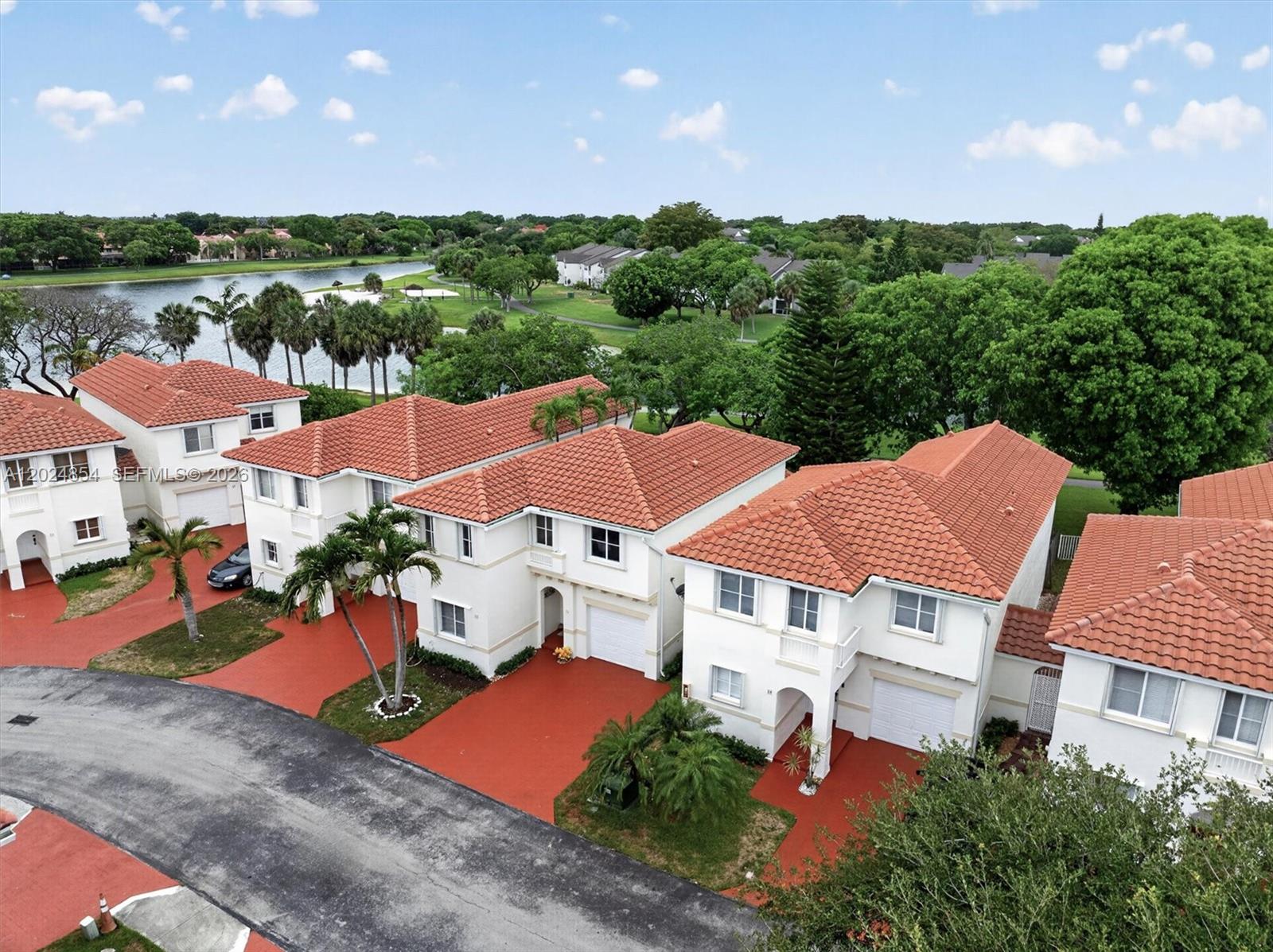 MAHOGANY ISLE HOMES CONDO - Residential