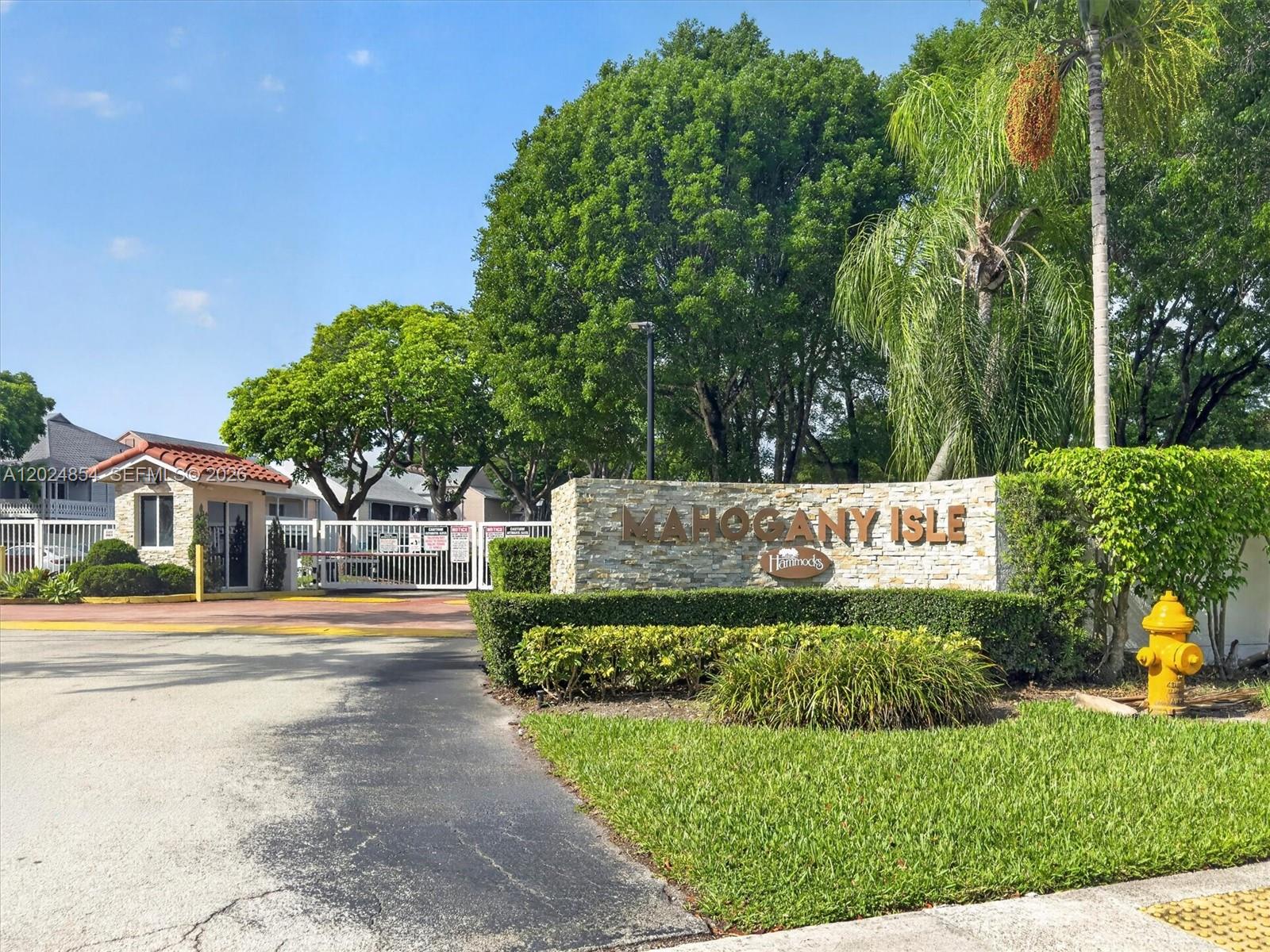 MAHOGANY ISLE HOMES CONDO - Residential