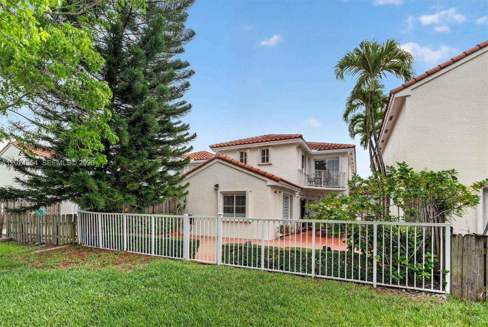 MAHOGANY ISLE HOMES CONDO - Residential