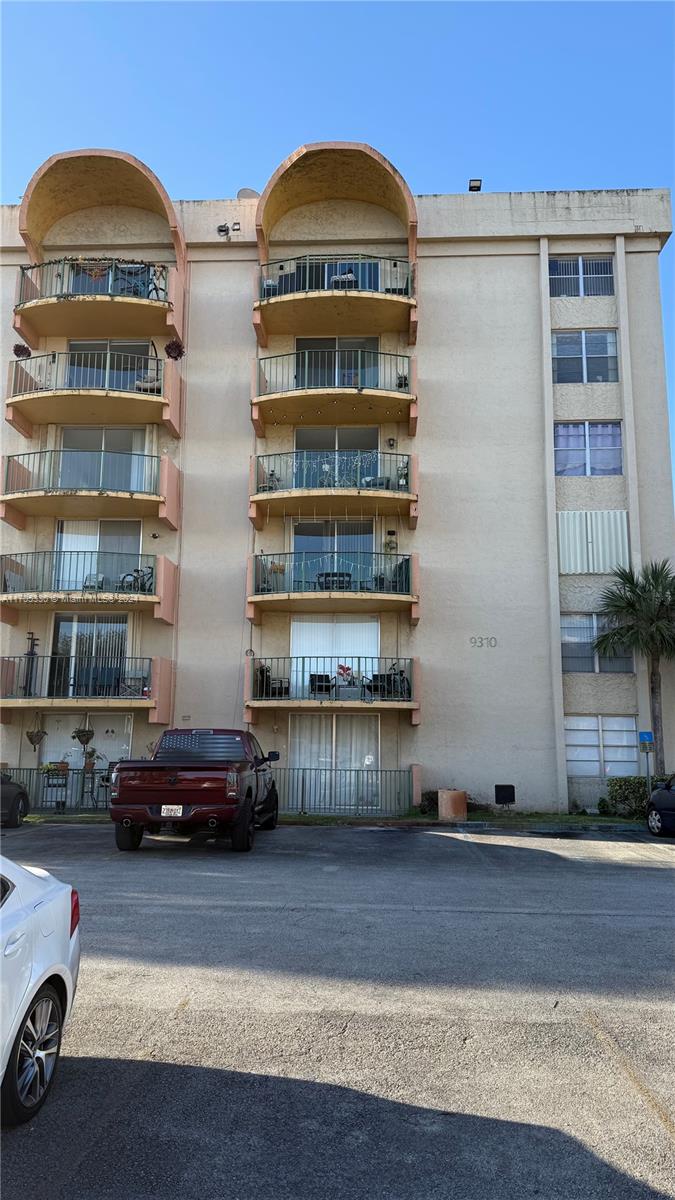 9310 Fontainebleau Blvd 514, Miami, Broward County, Florida - 2 Bedrooms  
2 Bathrooms - 