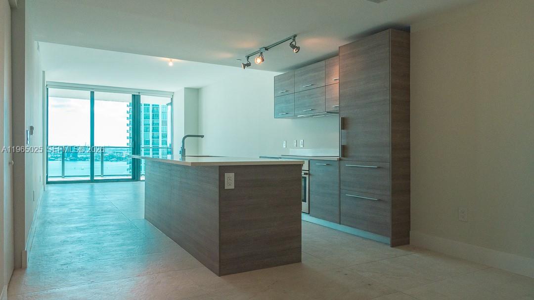 PARAISO BAY CONDO - Residential