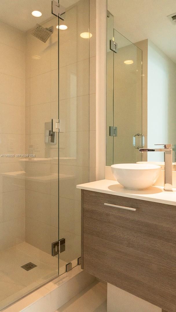 PARAISO BAY CONDO - Residential